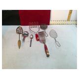 VINT. KITCHEN UTENSILS