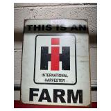 **METAL INTERNATIONAL HARVESTER SIGN