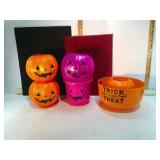 **BOX OF PUMPKIN BLOW MOLDS