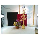 **2 SPRING FLORAL ARRANGEMENTS