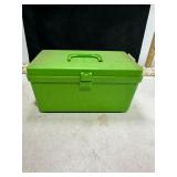 VINT. SEWING BOX & CONTENTS
