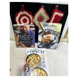 COOKBOOKS & VINT. POTHOLDERS