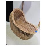 **WICKER BABY DOLL BASKET