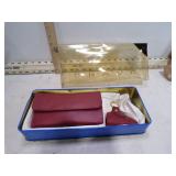 BRAVA LEATHER WALLET & KEYCHAIN