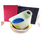 **1 METAL BOWL/FLOWERPOT 1 PLASTIC TOTE FOR