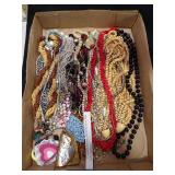COSTUME JEWELRY INCLUDING 25+ NECKLACES