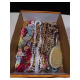 COSTUME JEWELRY INCLUDING 25+ NECKLACES