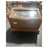 VINT WOODEN JEWELRY BOX