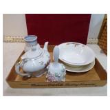 **DECORATIVE GLASSWARE
