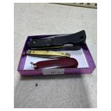 3 SMALL POCKET KNIVES