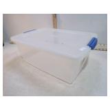 **RUBBERMAID STORAGE BOX