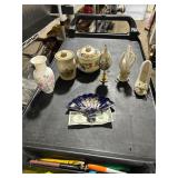 **DECORATIVE GLASSWARE LOT