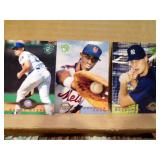 *BOX OF BASEBALL CARDS