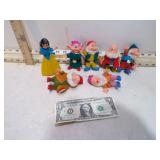 MCM FLOCKED SNOW WHITE & 6 DWARFS MISSING SNEEZY