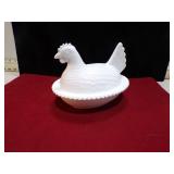 VINT MILK GLASS HEN ON THE NEST NOT PERFECT