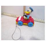 DONALD DUCK PULL TOY CAR