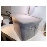 **21 GAL TOTE W/LID