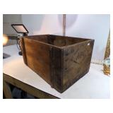 **VINT. WOODEN CRATE