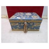 PADDED BOX T