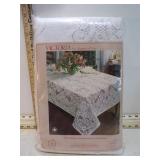 60 X120 OVAL LACE TABLECLOTH NIP T