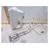 SUNBEAM HAND MIXER IN HAMILTON BEACH BOX