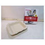 **COOKBOOK & SERVING DISH T