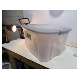 **71QT TOTE W/LID