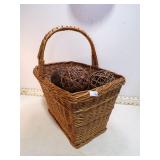 **BASKET W/DECORATIVE WICKER BALLS