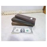 3 SHARPENING STONES