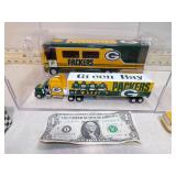 **4 GREEN BAY PACKER COLLECTABLE CARS & TRUCKS