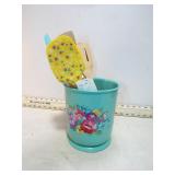 PIONEER WOMAN UTENSIL HOLDER & UTENSILS