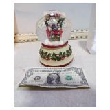 PRINCESS HOUSE SANTA MUSICAL SNOW GLOBE ORIG BOX