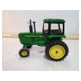 JOHN DEERE 4450 TOY TRACTOR