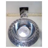 **WILTON ARMETALE SERVING BOWL