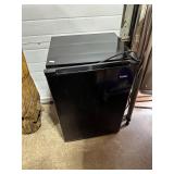 **HAIER MINI FRIDGE APPROX 3FT TALL WORKS