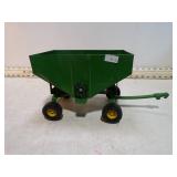 METAL JOHN DEERE GRAVITY BOX