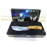HUNTING KNIFE W/WOLVES NIP