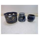 *2 PIECES OF POTTERY W/HEART DESIGN
