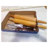 2 VINT ROLLING PINS & VINT KNIVES