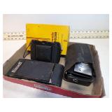 3 VINT CAMERAS & VINT ACCESSORY BOX