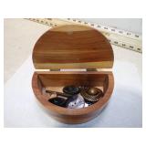 VINT WOOD BOX W/BUTTONS & TRINKETS