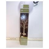 **24'' BATTERY OPERATED LED TREE T