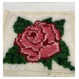 Latch hook rose for pillow
