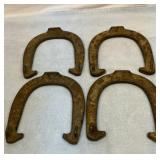Set of horseshoes