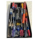 Lot of screwdrivers. Mostly craftsman.