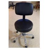 Rolling office chair