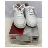 New Dexter golf shoes. Size 6M.