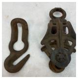 Metal pulley body and chain hook