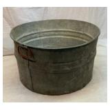 Galvanized washtub
