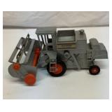 Ertl Allis Chalmers metal Gleaner combine